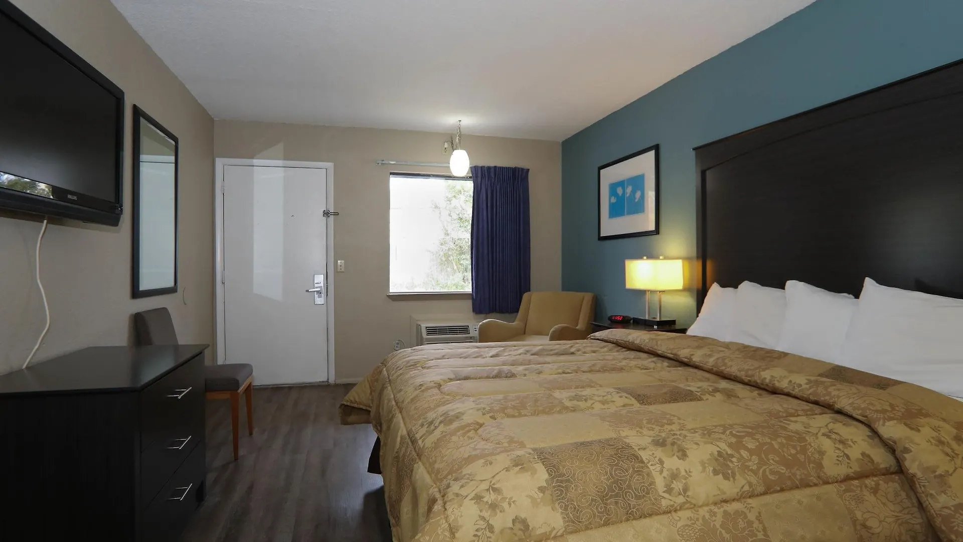 Executive Inn - Panama City Beach Upper Grand Lagoon Motel