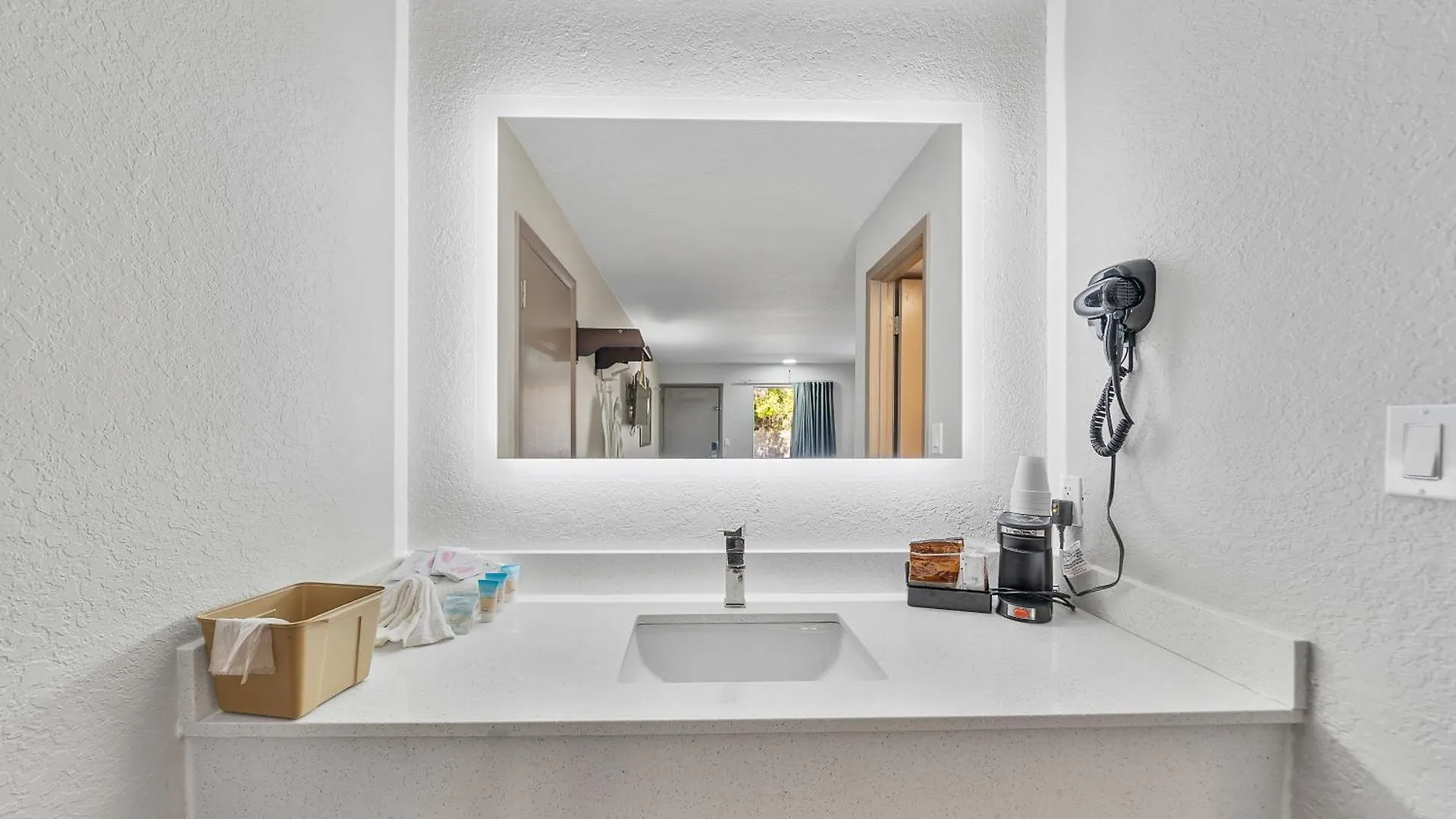 Executive Inn - Panama City Beach Upper Grand Lagoon